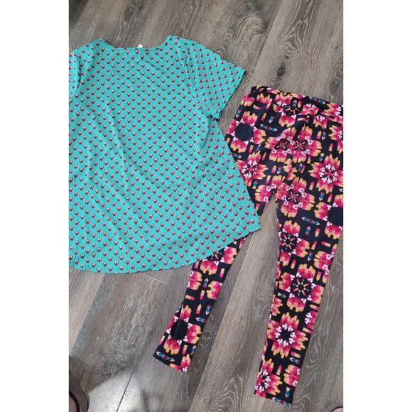 Mickey & Minnie Mouse LuLaRue Plus Outfit Top and Leggings 2X Tall/Curvy #17 - Picture 2 of 6